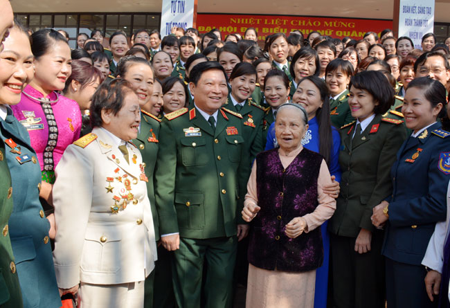 Đóng góp của phụ nữ Quân đội trên mọi lĩnh vực công tác ngày càng được khẳng định vững chắc