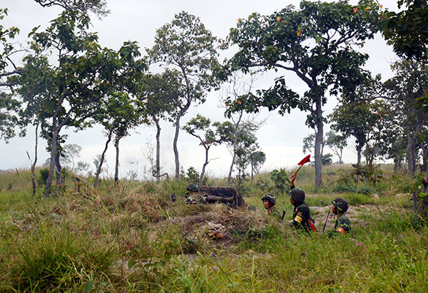 Chuẩn bị nổ súng.