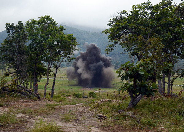 Khối bộc phá phát nổ.