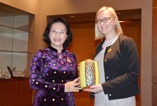 Chủ tịch Quốc hội Nguyễn Thị Kim Ngân gặp Chủ tịch Quốc hội Phần Lan