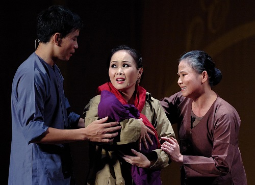 Bài 1: Khi sân khấu truyền thống không còn là... chính mình