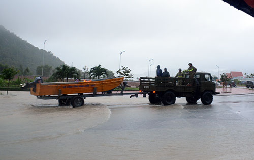 Nhiều địa điểm tại Bình Định ngập nặng do mưa lớn