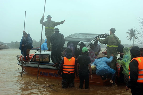 Di dời dân tại xã Hoài Mỹ, huyện Hoài Nhơn, Bình Định.