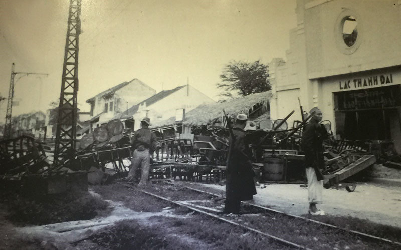 CHIẾN LŨY LÒNG DÂN
