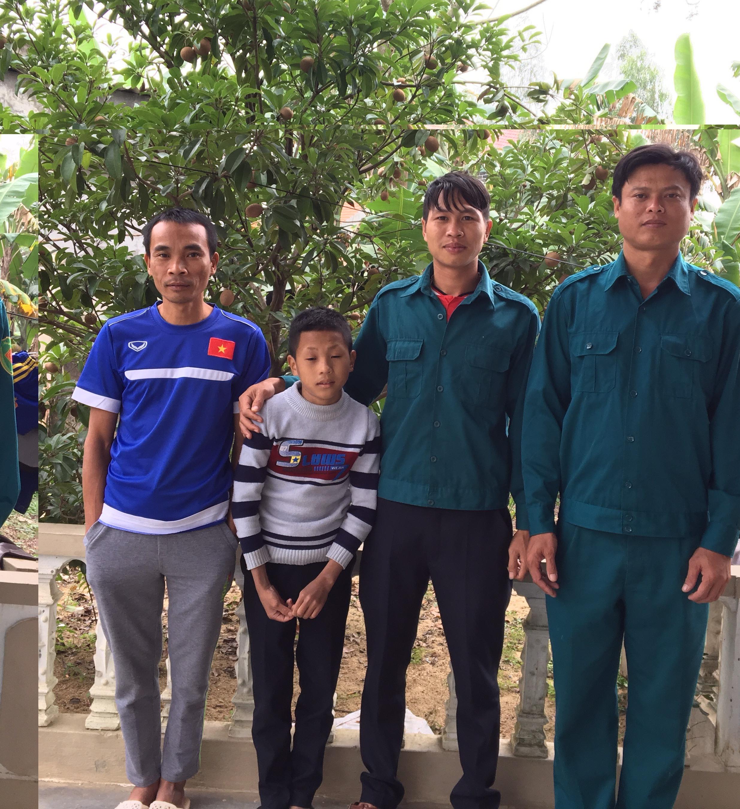 Dũng cảm cứu người giữa dòng lũ