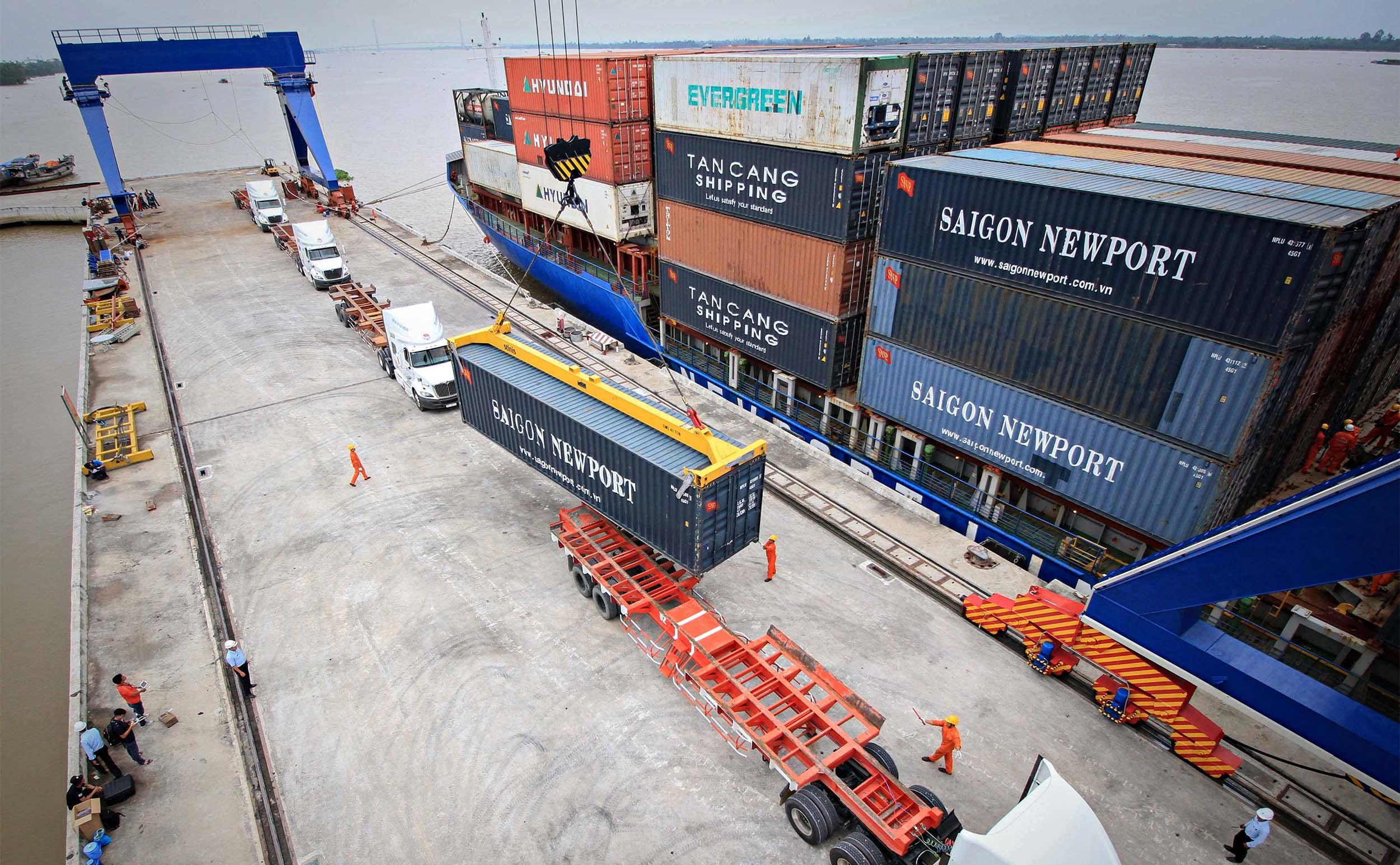 Thiếu hụt chuỗi cung ứng dịch vụ logistics