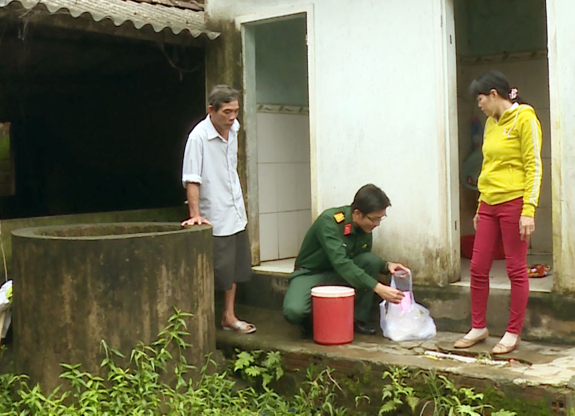 Giúp dân ổn định đời sống và sản xuất sau mưa lũ
