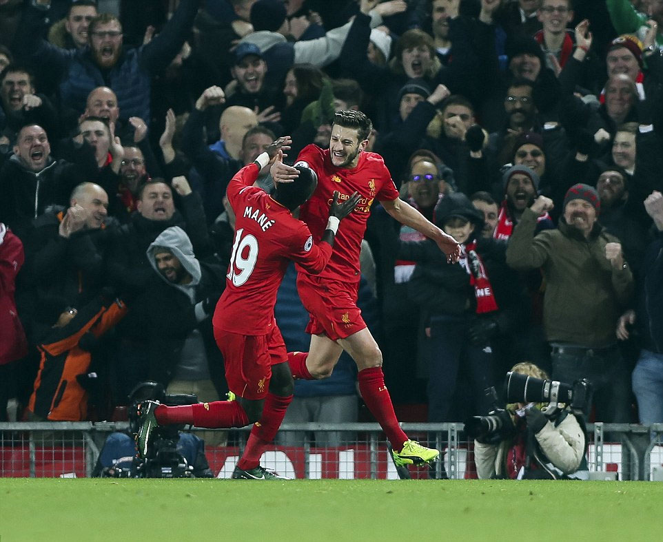 Liverpool lội ngược dòng thắng cách biệt Stoke City