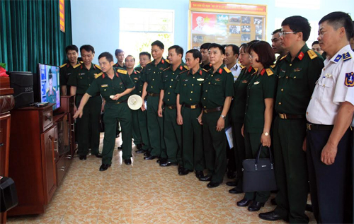 Đoàn cán bộ Ngành Vật tư CTĐ, CTCT toàn quân tham quan Lữ đoàn Công binh 550