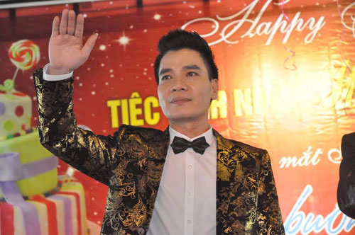 Ca sĩ Huy Cường chinh phục khán giả bằng giọng hát chứ không phải “chiêu trò”