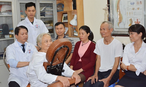 Lương y Phạm Văn Tấn và phương pháp chữa bệnh độc đáo
