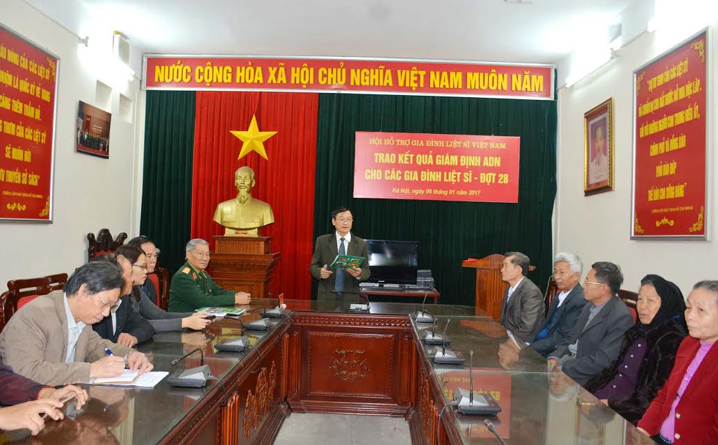 Hội hỗ trợ gia đình liệt sĩ trao kết quả giám định ADN