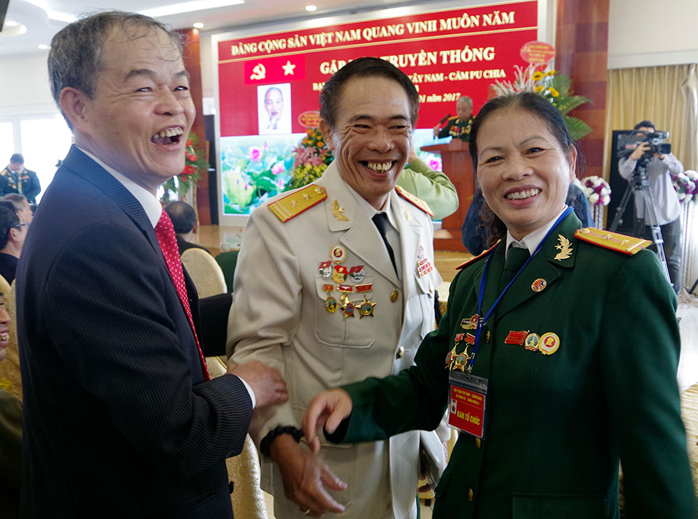 Ban liên lạc mặt trận Tây Nam-Campuchia gặp mặt truyền thống
