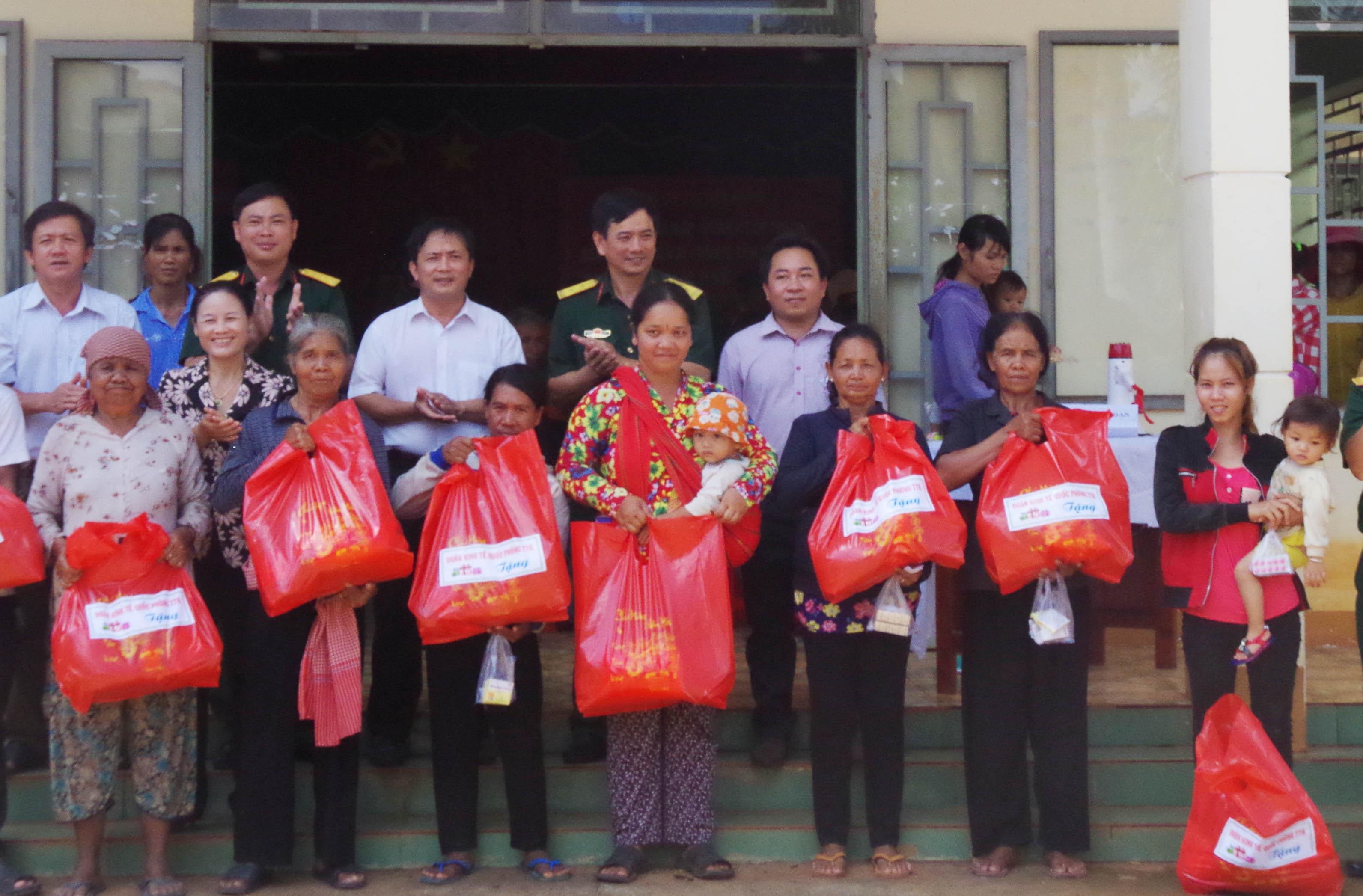 “Cầu nối” giúp gia đình hội viên thoát nghèo