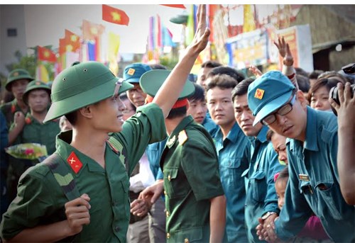 ĐỘNG VIÊN THANH NIÊN LÊN ĐƯỜNG NHẬP NGŨ