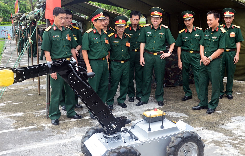 Với cán bộ, chiến sĩ Lữ đoàn 86, phát huy sáng kiến, cải tiến kỹ thuật là một trong những yêu cầu nhiệm vụ quan trọng.