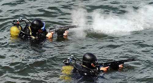 Nga giới thiệu súng trường có khả năng bắn dưới nước