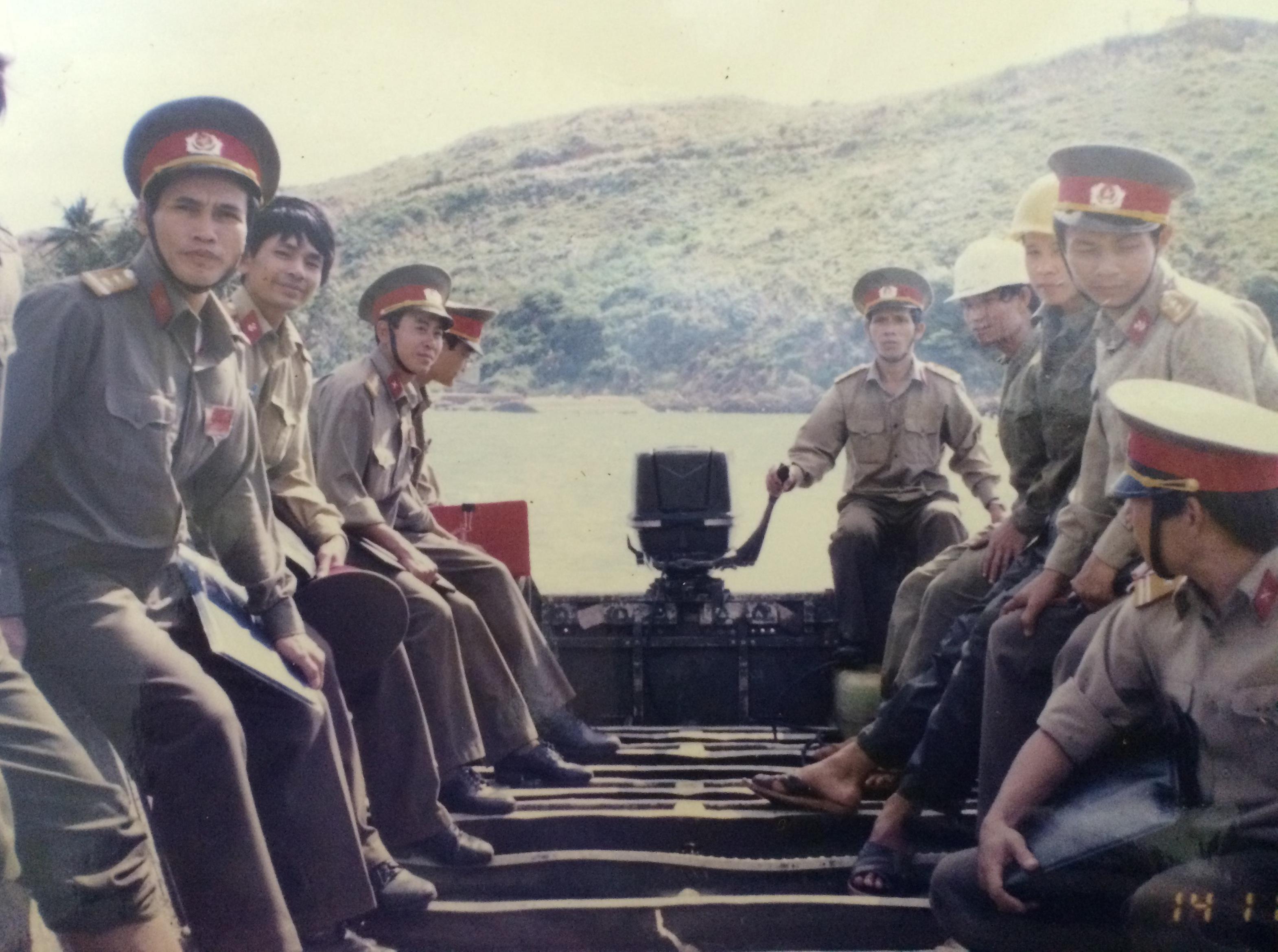 Nắm mì lúa mạch và giọt nước mắt của Bác
