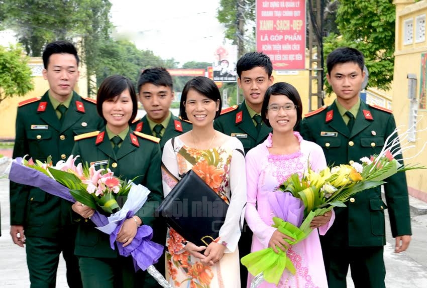 Hân hoan chào mừng ngày thành lập Trường.