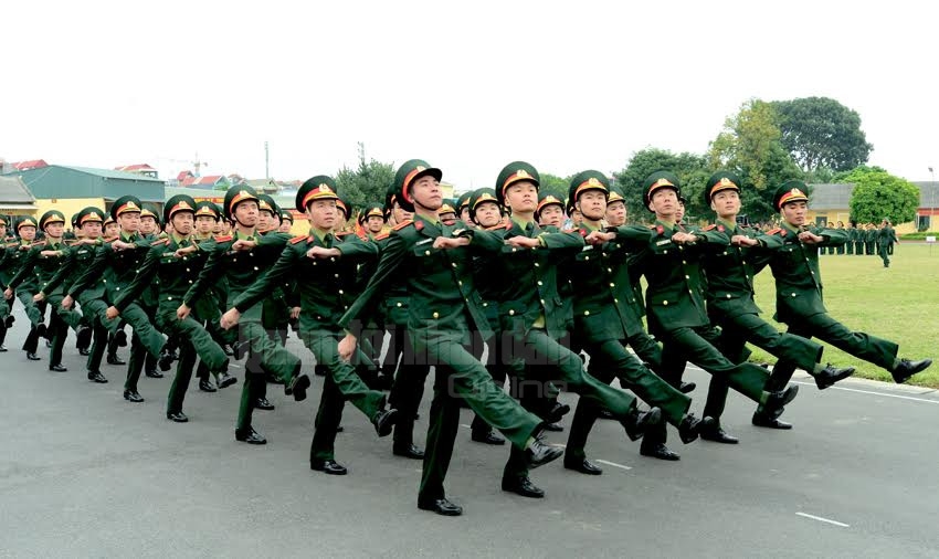 Tập đội ngũ vào cuối giờ mỗi ngày.