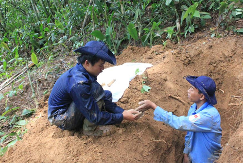 Đội K53 tỉnh Kon Tum quy tập được 9 hài cốt liệt sĩ