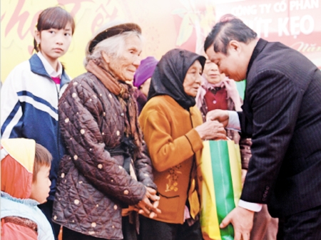 LO TẾT CHO NGƯỜI NGHÈO