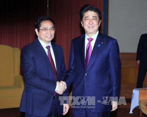 Thủ tướng Shinzo Abe gặp Chủ tịch Nhóm Nghị sĩ hữu nghị Việt Nam-Nhật Bản