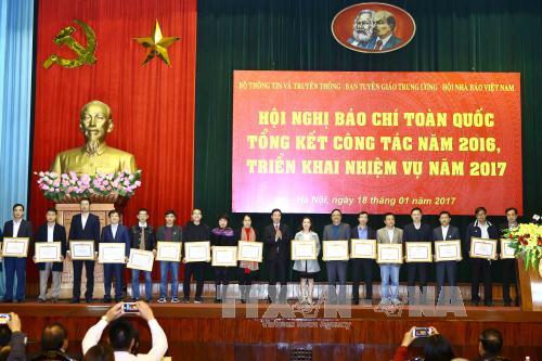 Phát huy vai trò báo chí trong việc phát hiện, cổ vũ nhân tố mới, điển hình tiên tiến
