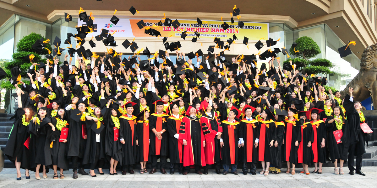 Vận nước và quyết sách dụng tài