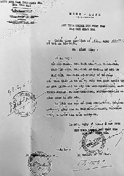 Những “tia chớp” trong phiên tòa đặc biệt