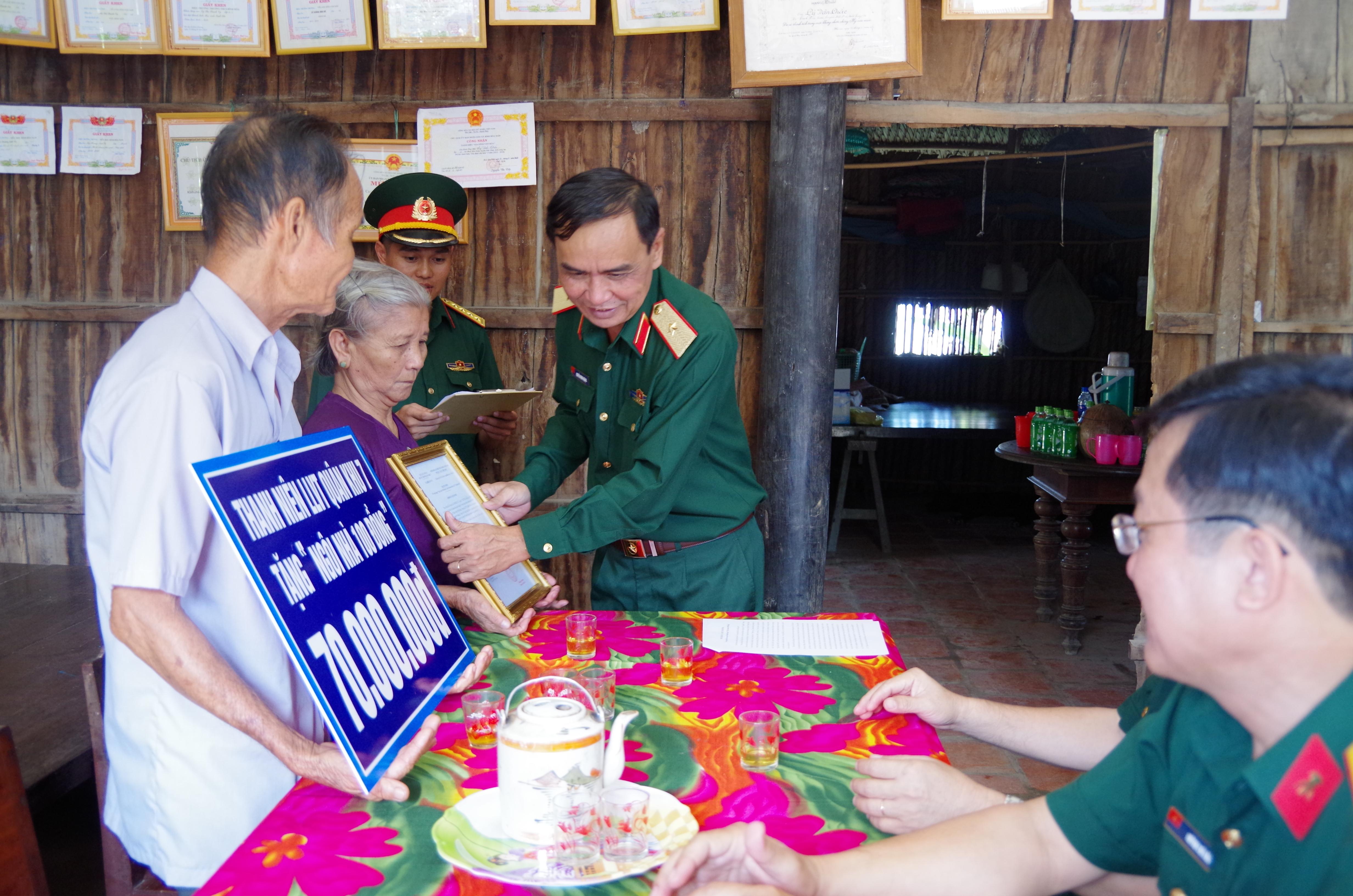 Tri ân nơi chiến trường xưa