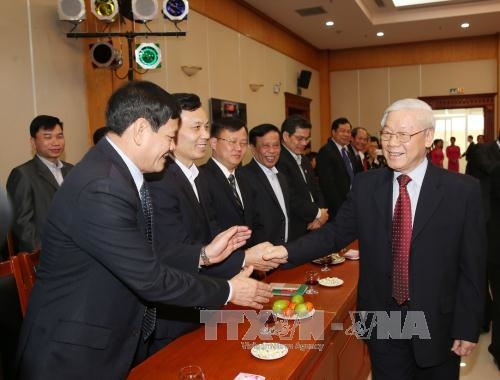 Tổng Bí thư Nguyễn Phú Trọng gặp mặt, chúc Tết cán bộ, công chức Văn phòng Trung ương Đảng 
