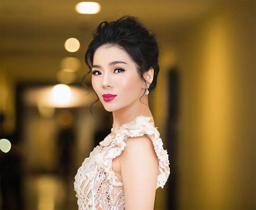 Ca sĩ Lệ Quyên: 30 Tết như khoảnh khắc lần đầu đứng trên sân khấu