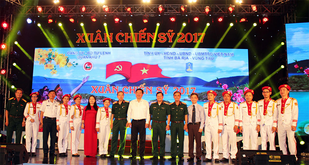 Mang sắc Xuân đến Côn Đảo       
