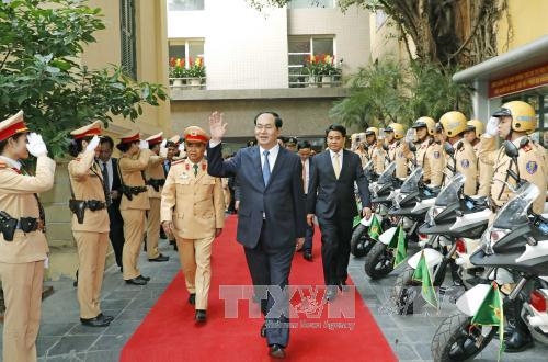Chủ tịch nước Trần Đại Quang thăm, chúc Tết cán bộ, chiến sĩ Phòng Cảnh sát Giao thông Hà Nội 