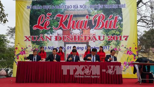 Lễ khai bút đầu Xuân Đinh Dậu tại đình thờ Tiên triết Chu Văn An 