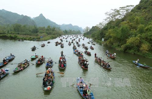 VĂN MINH LỄ HỘI