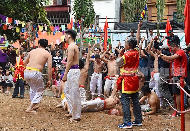 Một pha ghi điểm của đội đai đỏ.