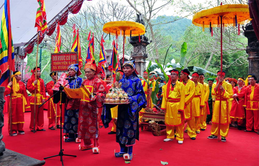 Xuân về náo nức trẩy hội
