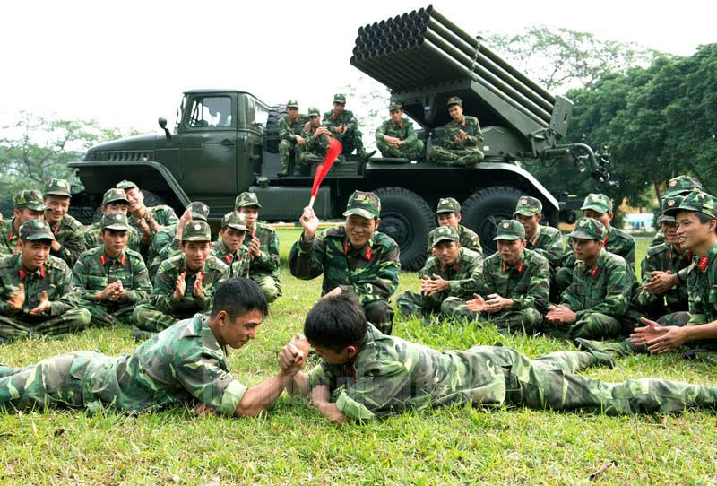 Sôi nổi nhiều hoạt động mừng ngày truyền thống