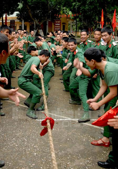 Giao lưu gặp gỡ, thi kéo co ở Lữ đoàn 144, Bộ Tổng tham mưu.