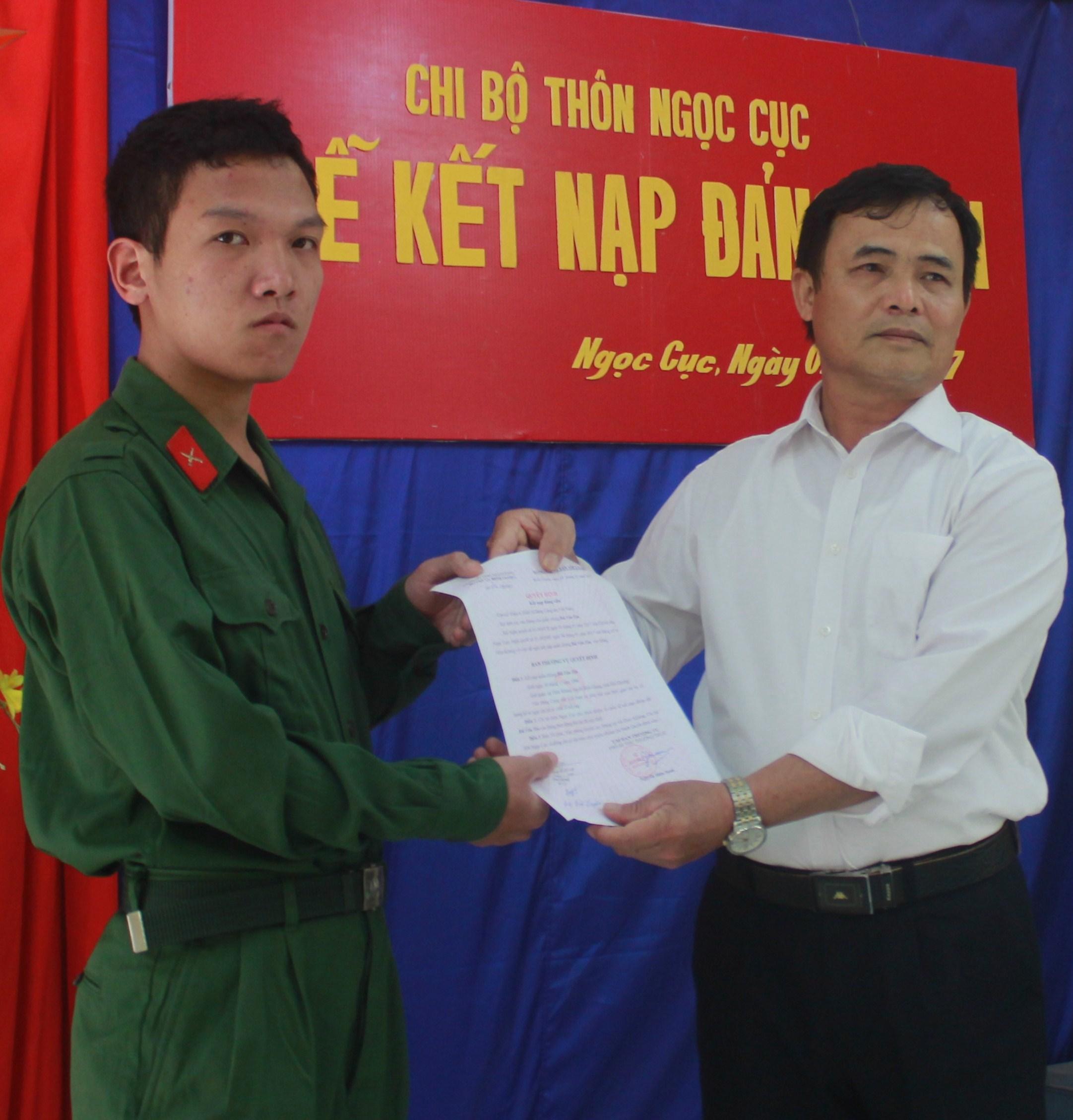 Kết nạp Đảng trước ngày nhập ngũ