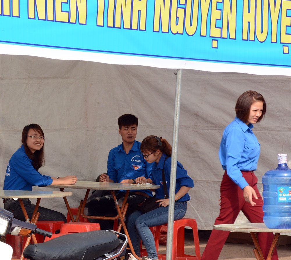 Tại lễ hội này, huyện Tiên Du tổ chức hơn 100 thanh niên tình nguyện, cấp nước miễn phí, hướng dẫn thu gom rác thải, không để ảnh hưởng đến môi trường sinh thái. Huyện Tiên Du cũng đã xây dựng các nhà vệ sinh công cộng ở các địa điểm thuận lợi làm cho lễ hội sạch đẹp, văn minh hơn.