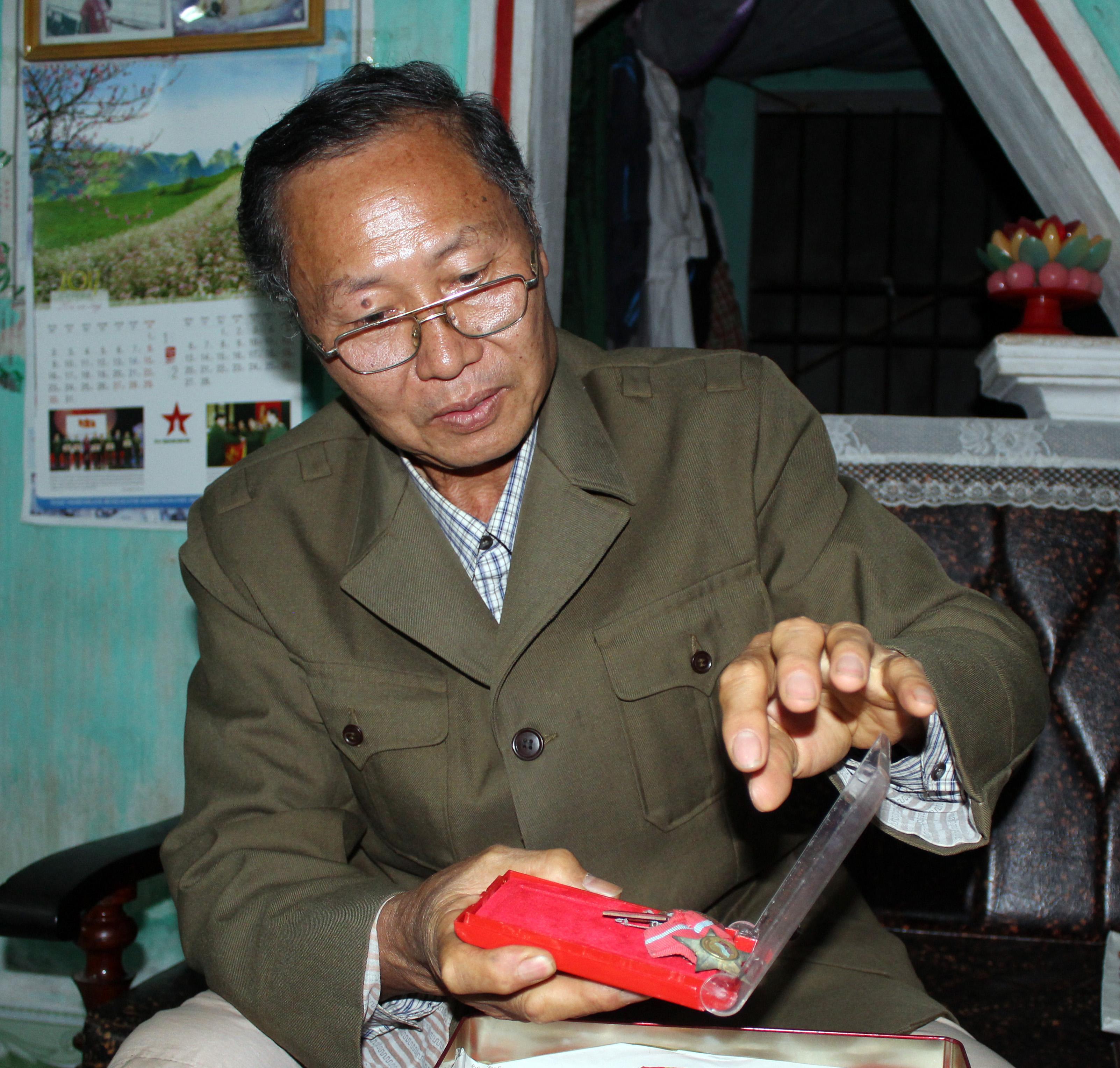 8 cán bộ, chiến sĩ và 1 trận đánh