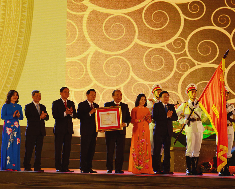 Thủ tướng Nguyễn Xuân Phúc dự Lễ kỷ niệm 185 năm thành lập và 20 năm tái lập tỉnh Bắc Ninh