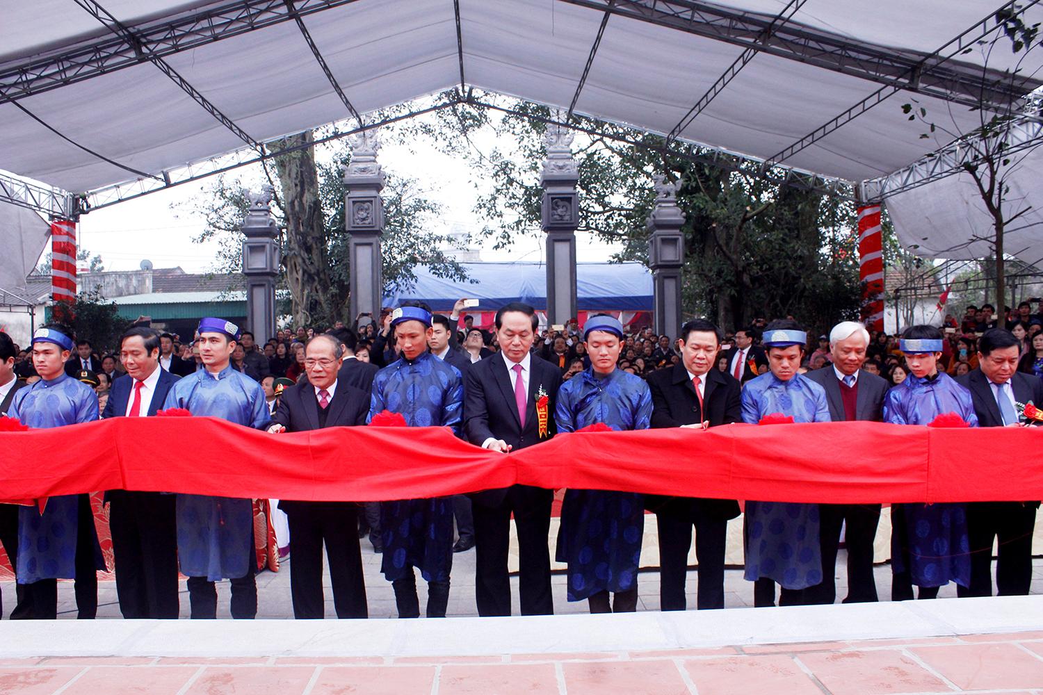 Chủ tịch nước Trần Đại Quang dự Lễ khánh thành đền thờ Vua Mai Hắc Đế