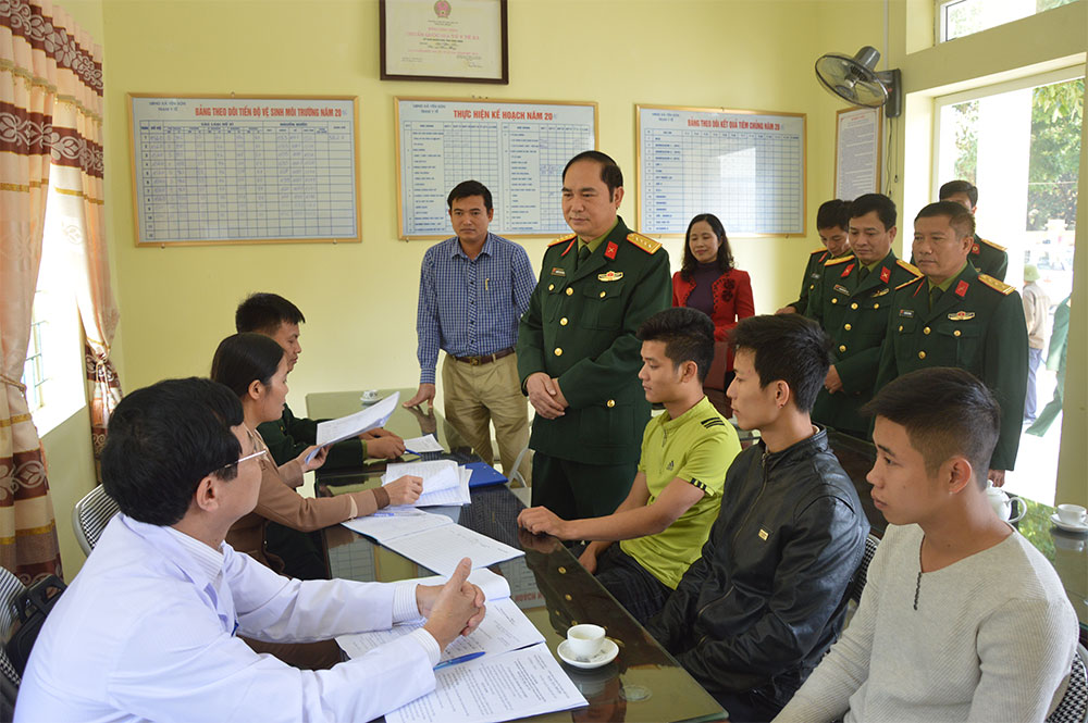 Thanh niên quê hương Cố Đô trước ngày hội tòng quân
