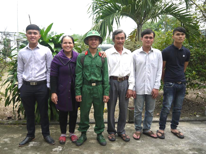 Nhà có 4 anh em nhập ngũ
