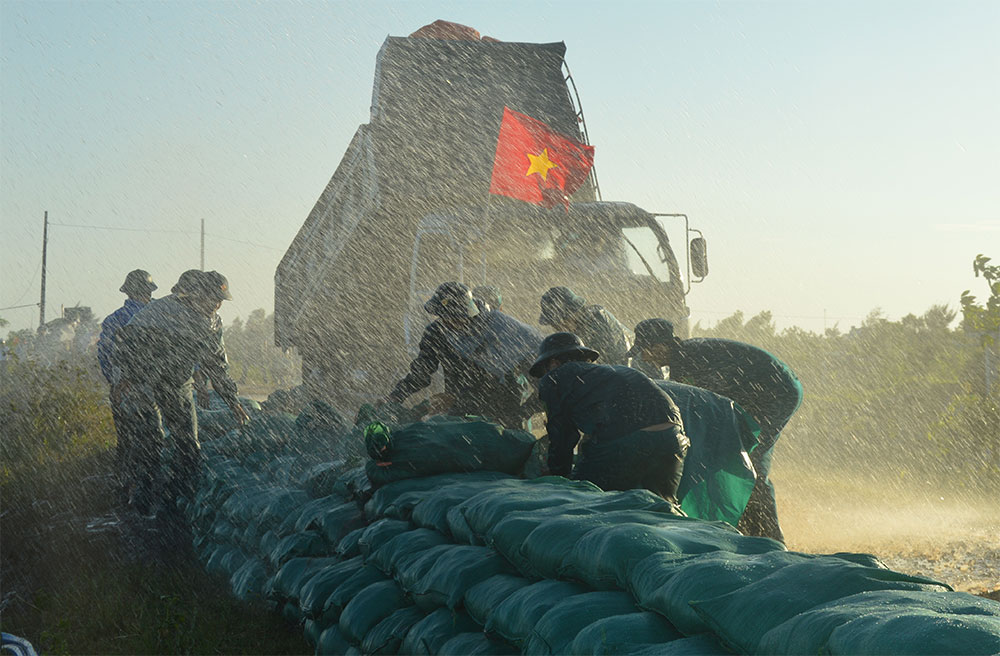 Chủ động phối hợp với các lực lượng cứu hộ, cứu nạn

