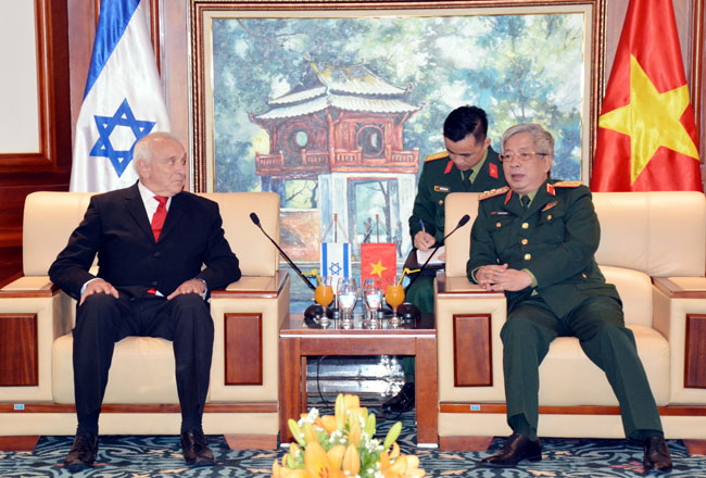 Thượng tướng Nguyễn Chí Vịnh tiếp Chủ tịch Tập đoàn IMI của Israel